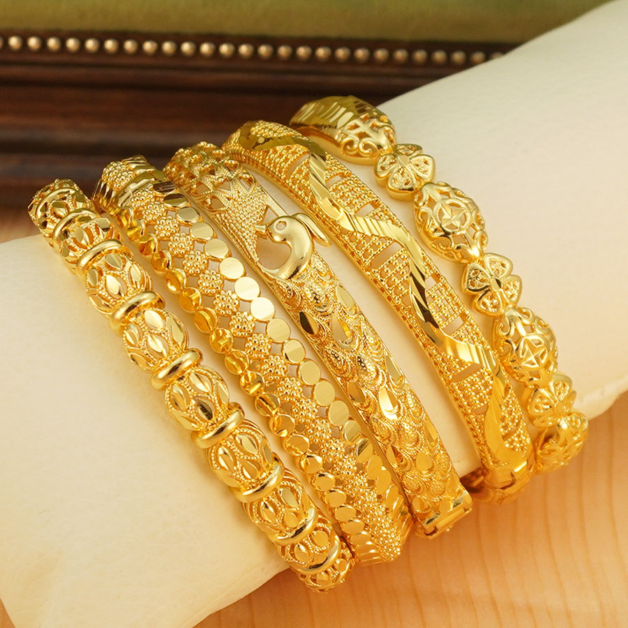 Conjunto de Pulseiras Douradas - Ethnic Fashion In Dubai avaliação e preço